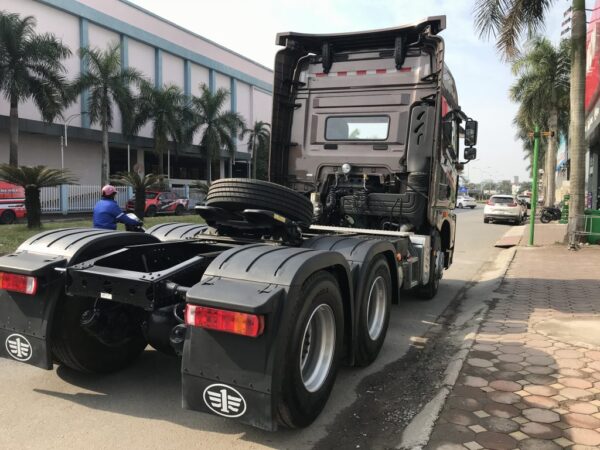 Xe Đầu Kéo Faw JH6 460 Hp