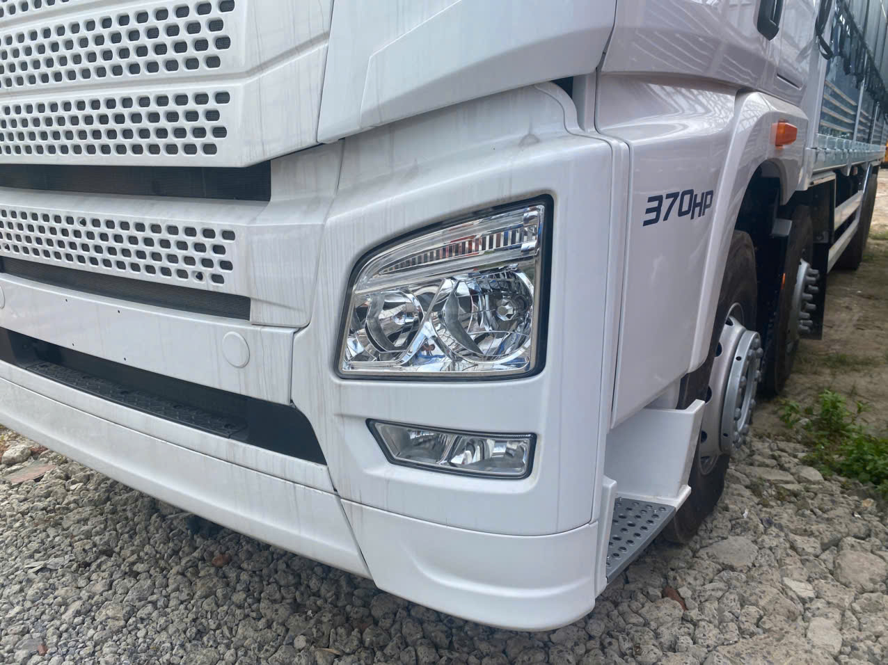 Xe Tải Faw 4 Chân Thùng 2m52 Jh6