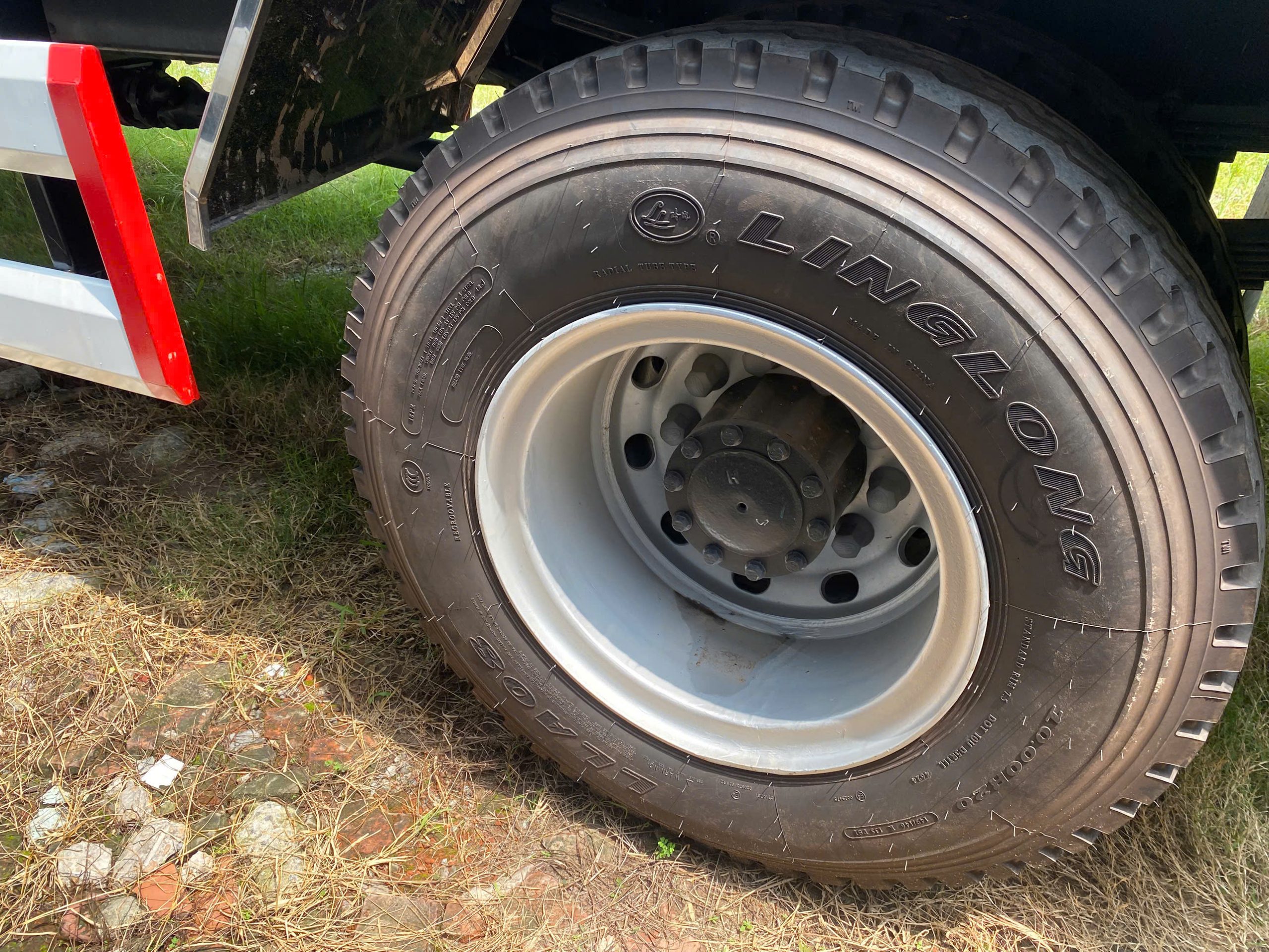 Xe Tải Faw J6K 220 Bản Full Tiêu Chuẩn