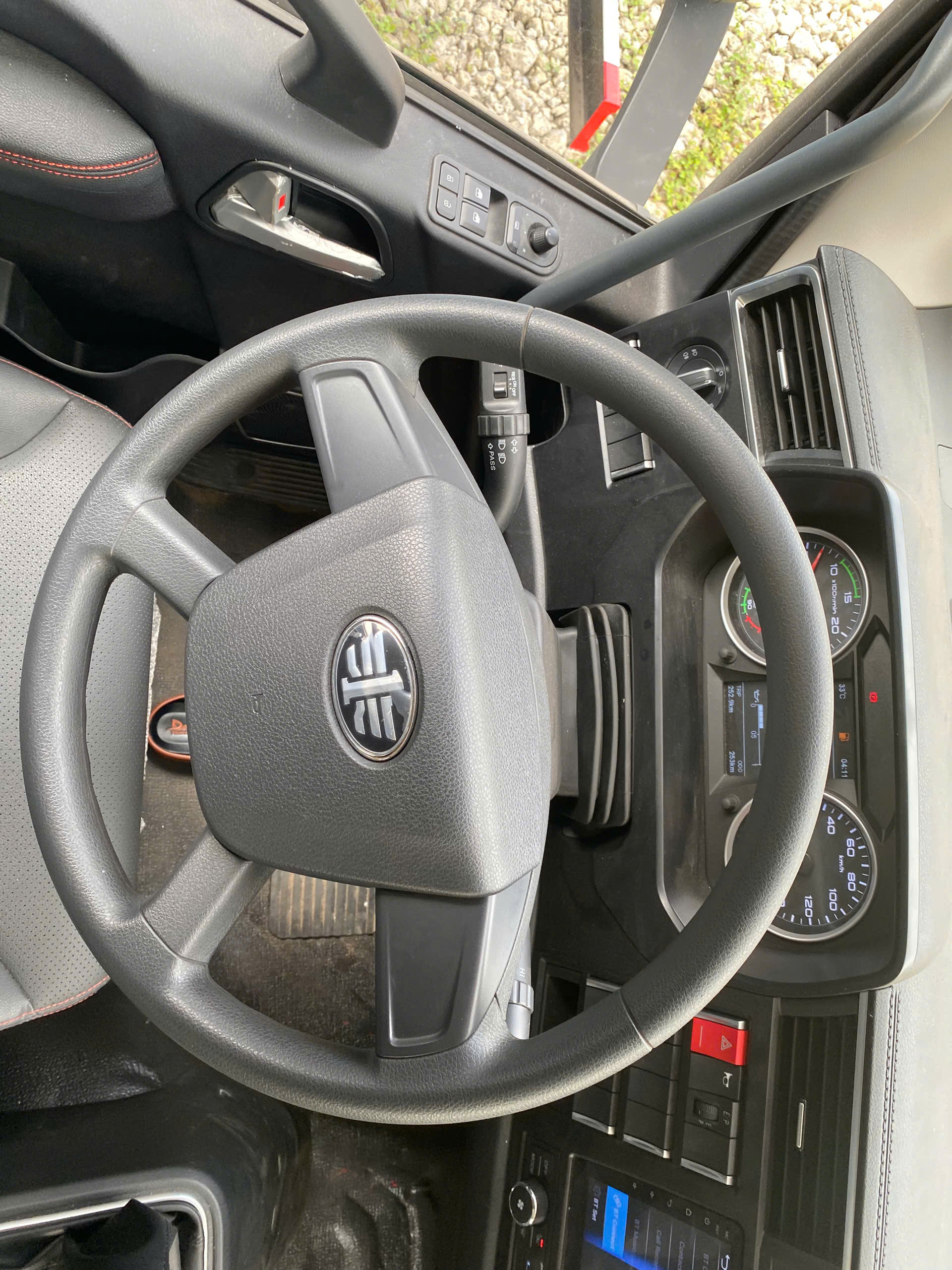 Xe Tải Faw J6K 220 Bản Full Tiêu Chuẩn