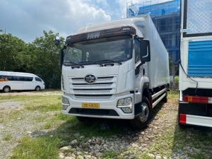 So Sánh Xe Tải FAW J6K 220 Và Dongfeng 2 Chân – Nên Chọn Dòng Nào Năm 2025?