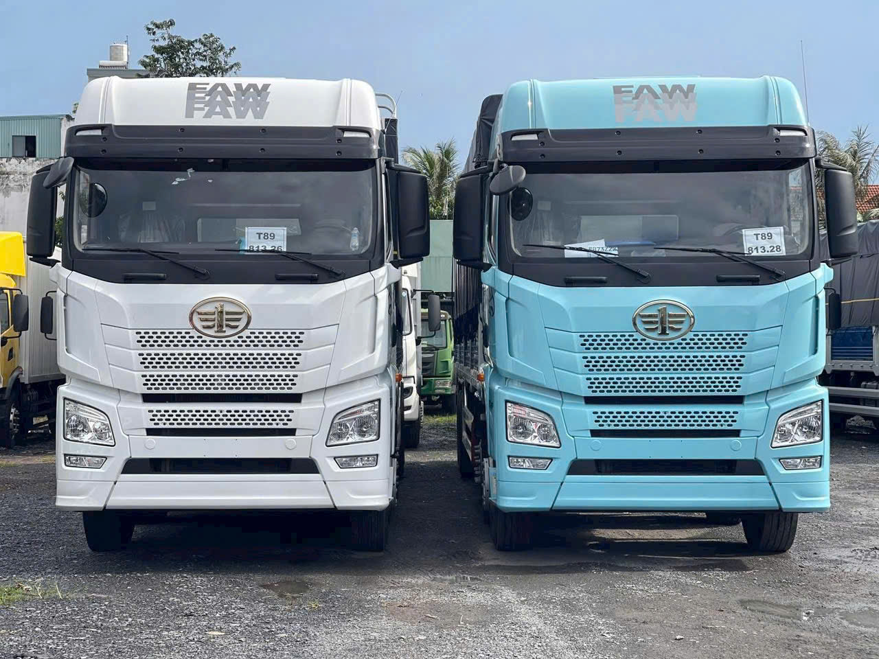 Xe tải 4 chân FAW JH6 370HP Thùng Dài 9m7