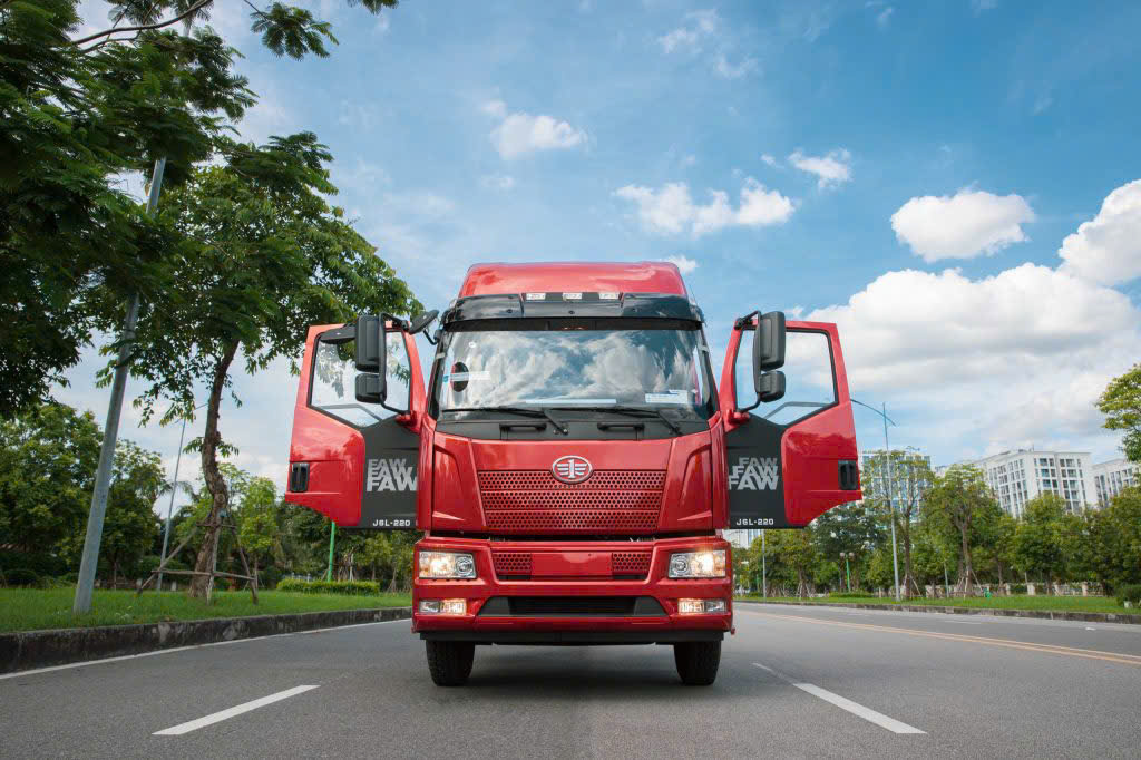 Giá Xe Tải FAW J6L 220HP Trả Góp Tại Hà Nội
